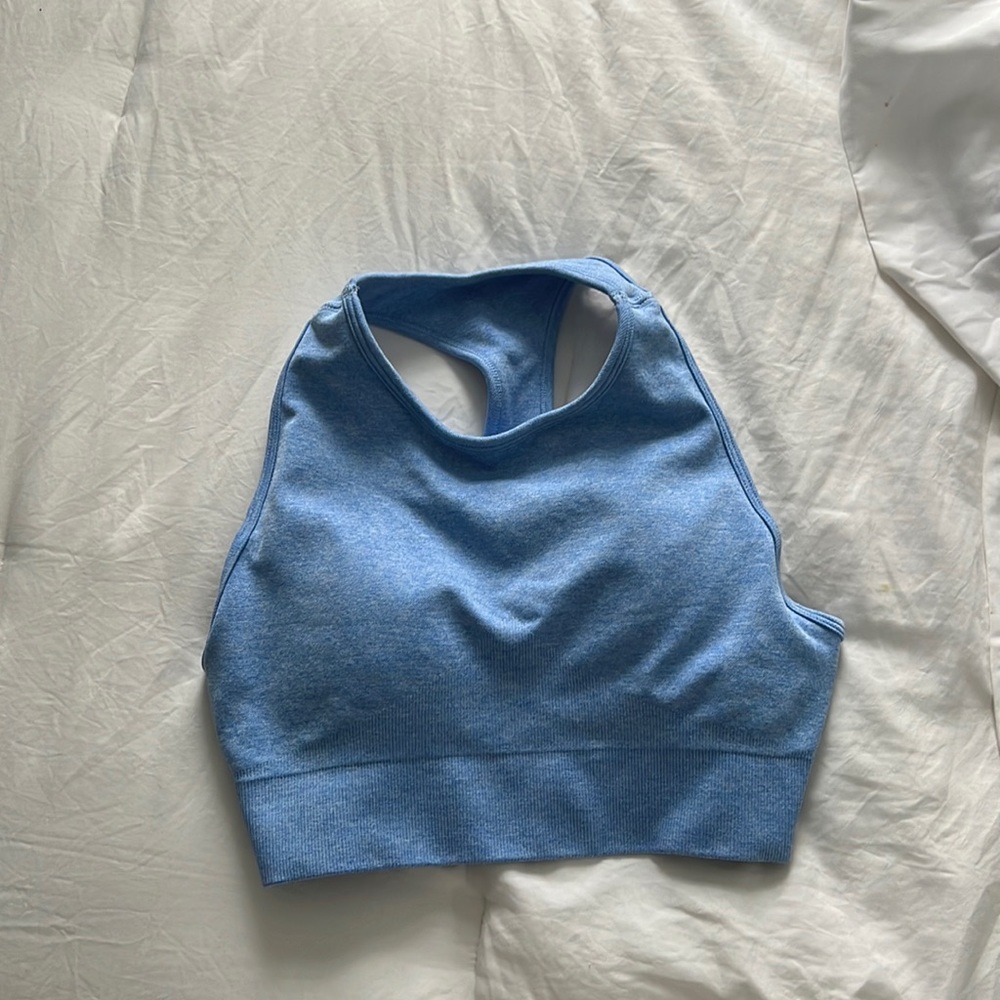 High neck sports bra
